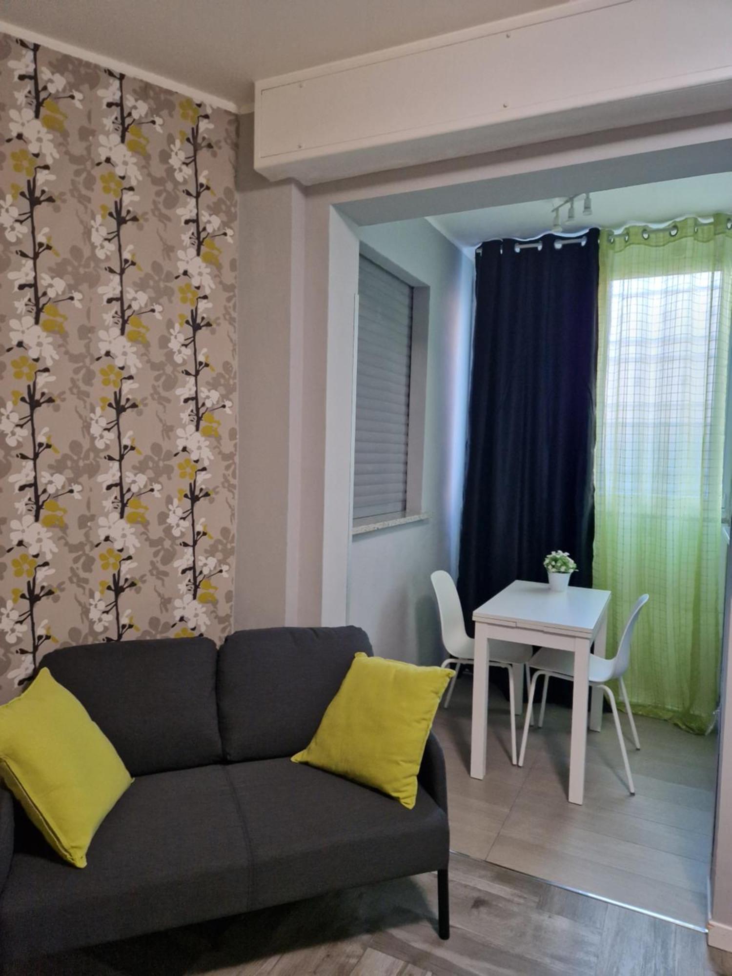 Appartamento Piccola Perla Колоньо Монцезе Екстериор снимка